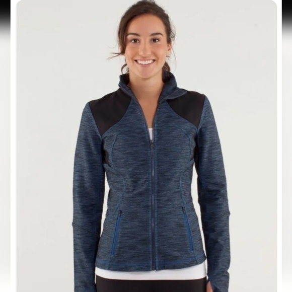 lululemon athletica Jackets & Blazers - Women’s Lululemon Forme Jacket in slub denim blue/black size 8